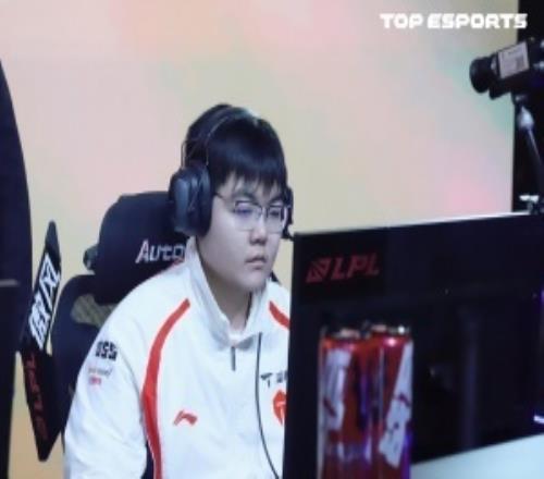 大乐透期号,专家推荐分,青年人能否,香港赛马会,香港马会,赛马赛事,马术资讯